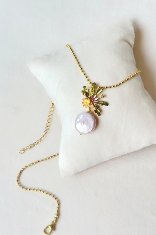 Figmenterie Flowerburst pearl Drop pendant