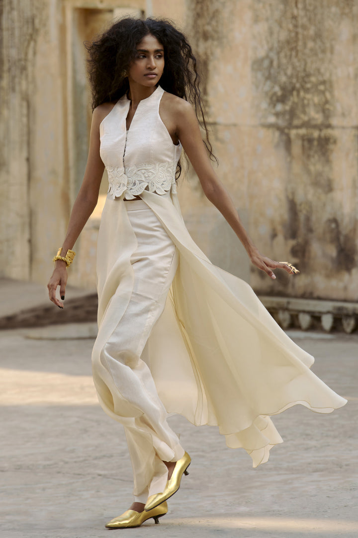 ZEHRA TOP PAIRED WITH HORIZON PANTS