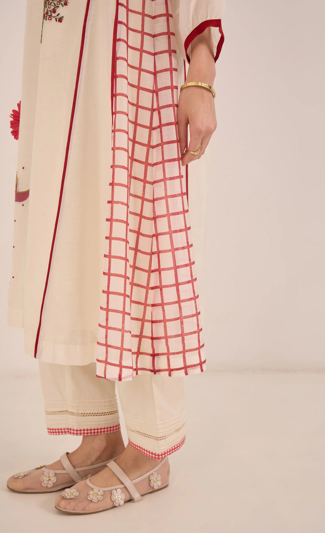 Firdaus: Chanderi Side Check Kali Embroidered Kurta Set Ivory And Red