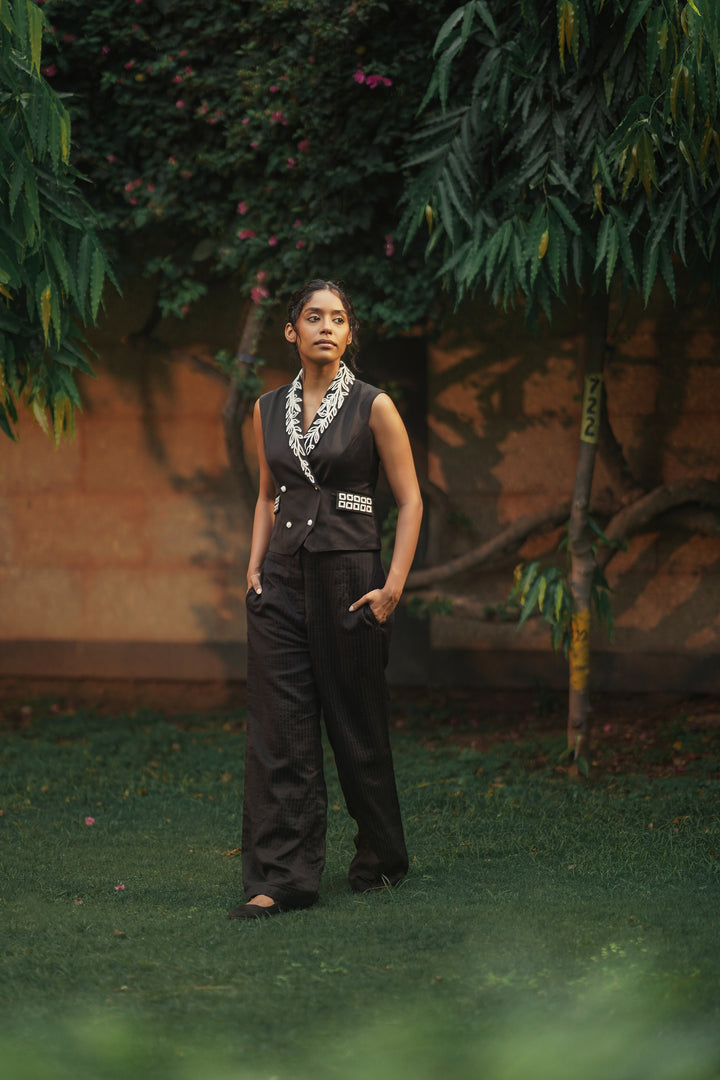 Vine Collar Vest