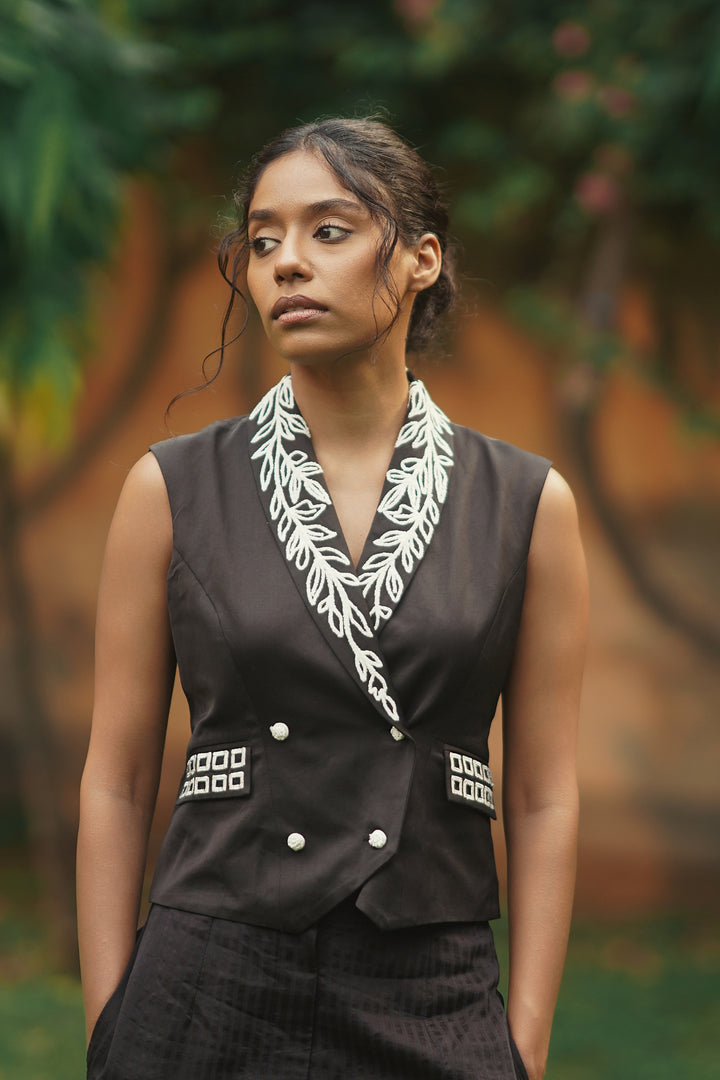 Vine Collar Vest