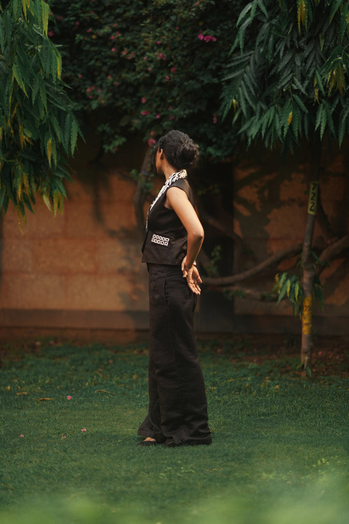 Vine Collar Vest