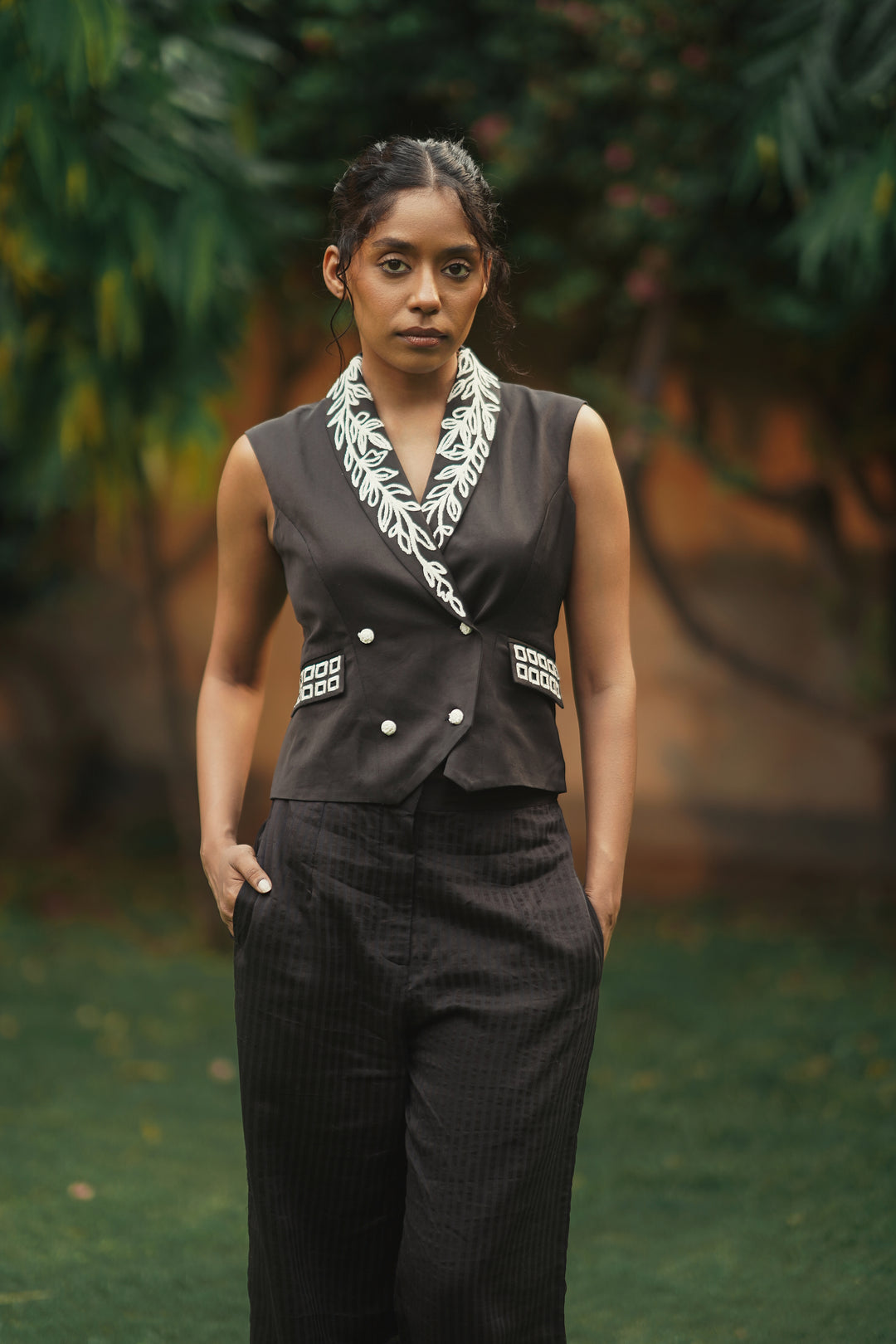 Vine Collar Vest