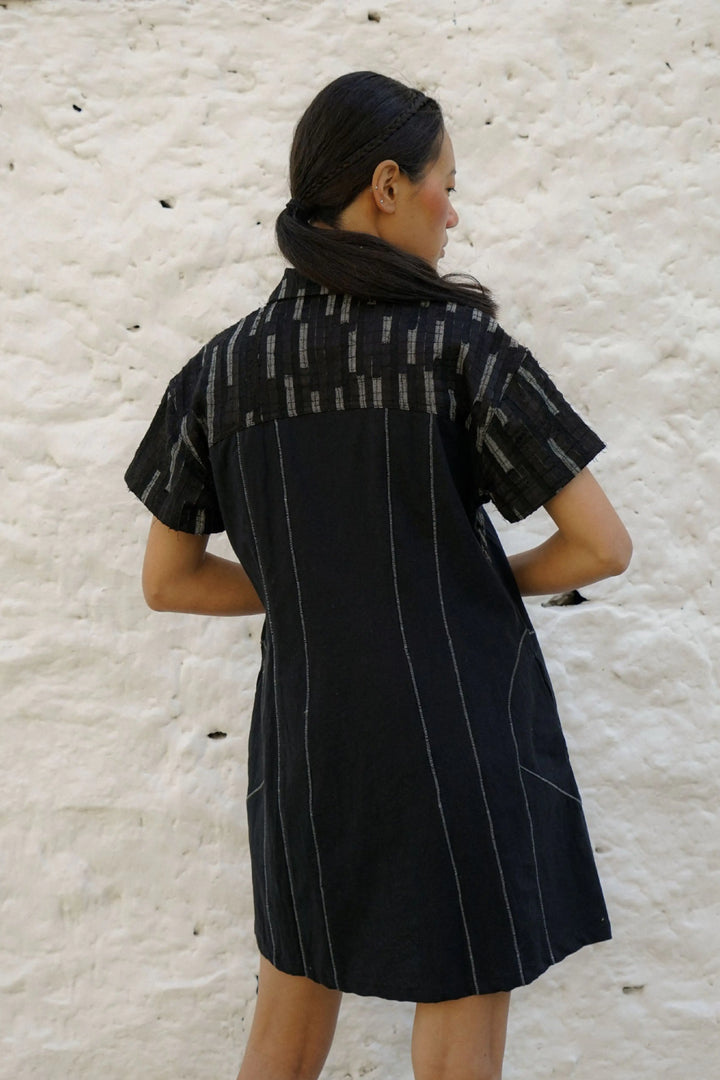Hunder Textured Dress – Noir