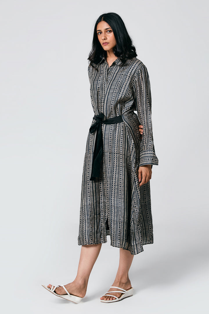 FRONT TIE DRESS