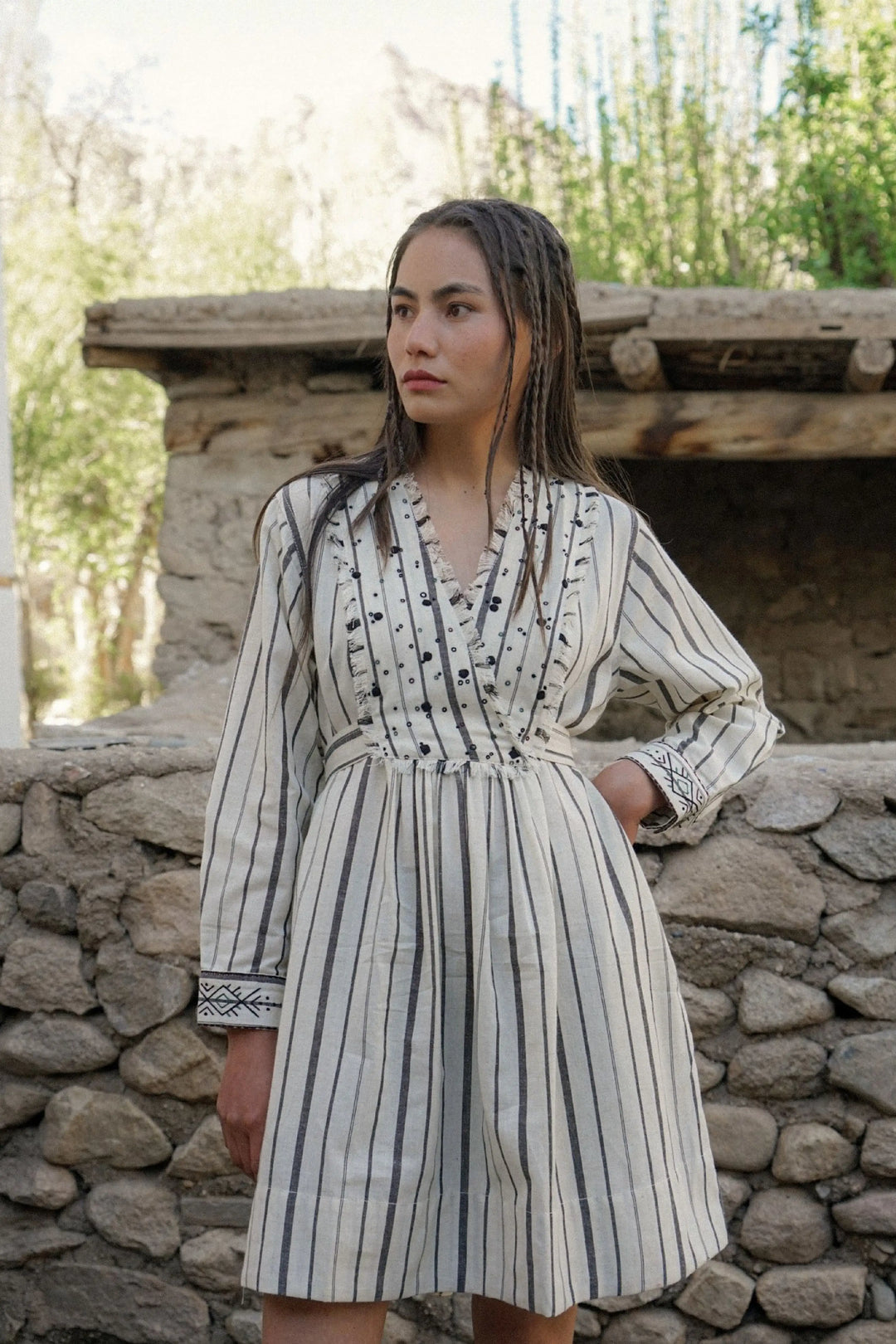 Hawai Embroidered Dress – Stripe