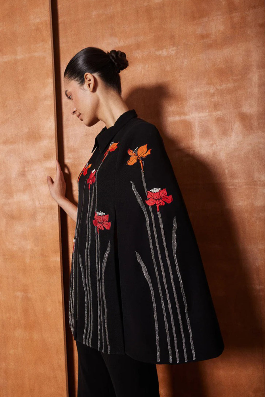 NARCISSUS GARDEN CAPE