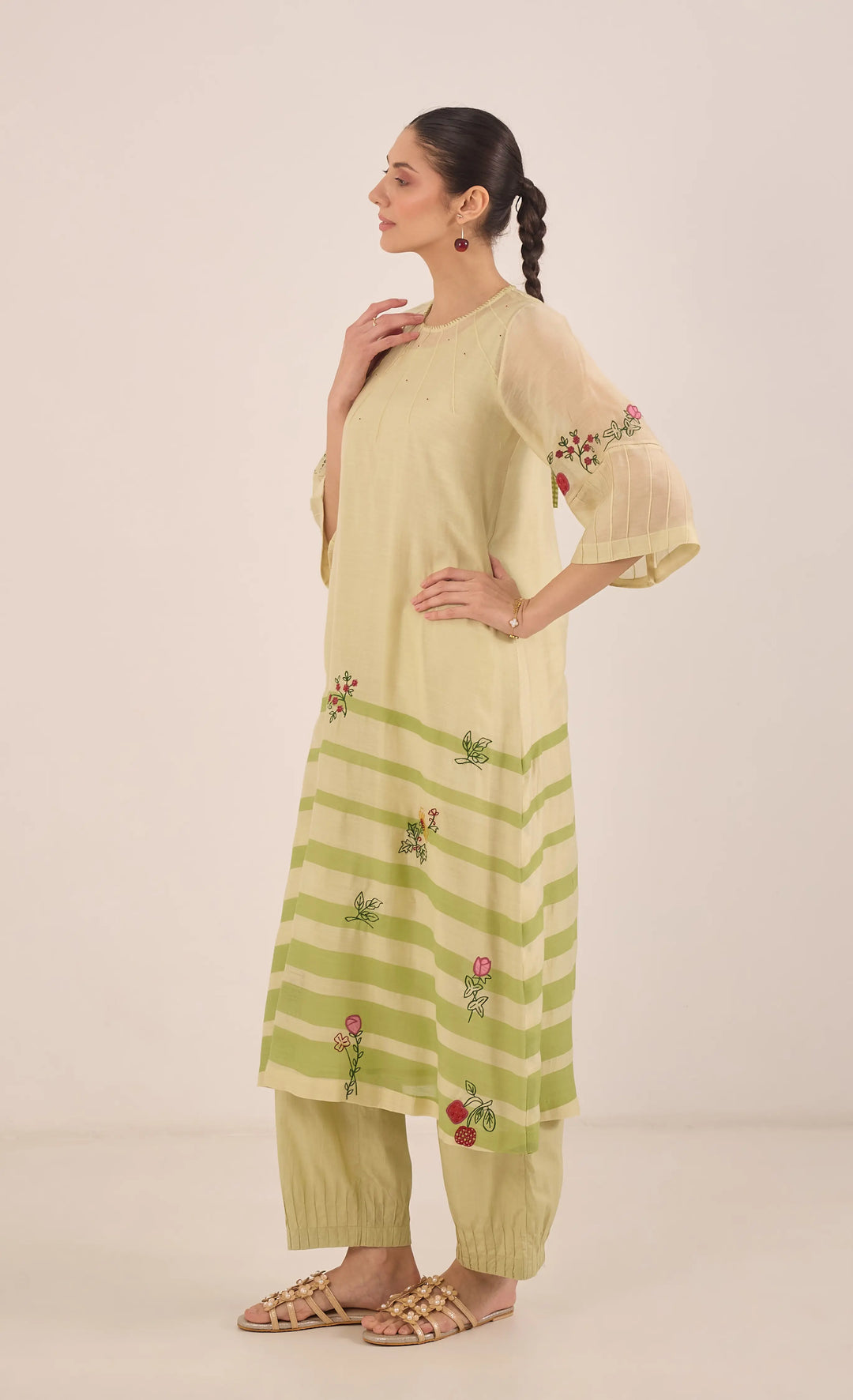 Chinar: Chanderi Floral Embroidery With Stripes Kurta Set - Green