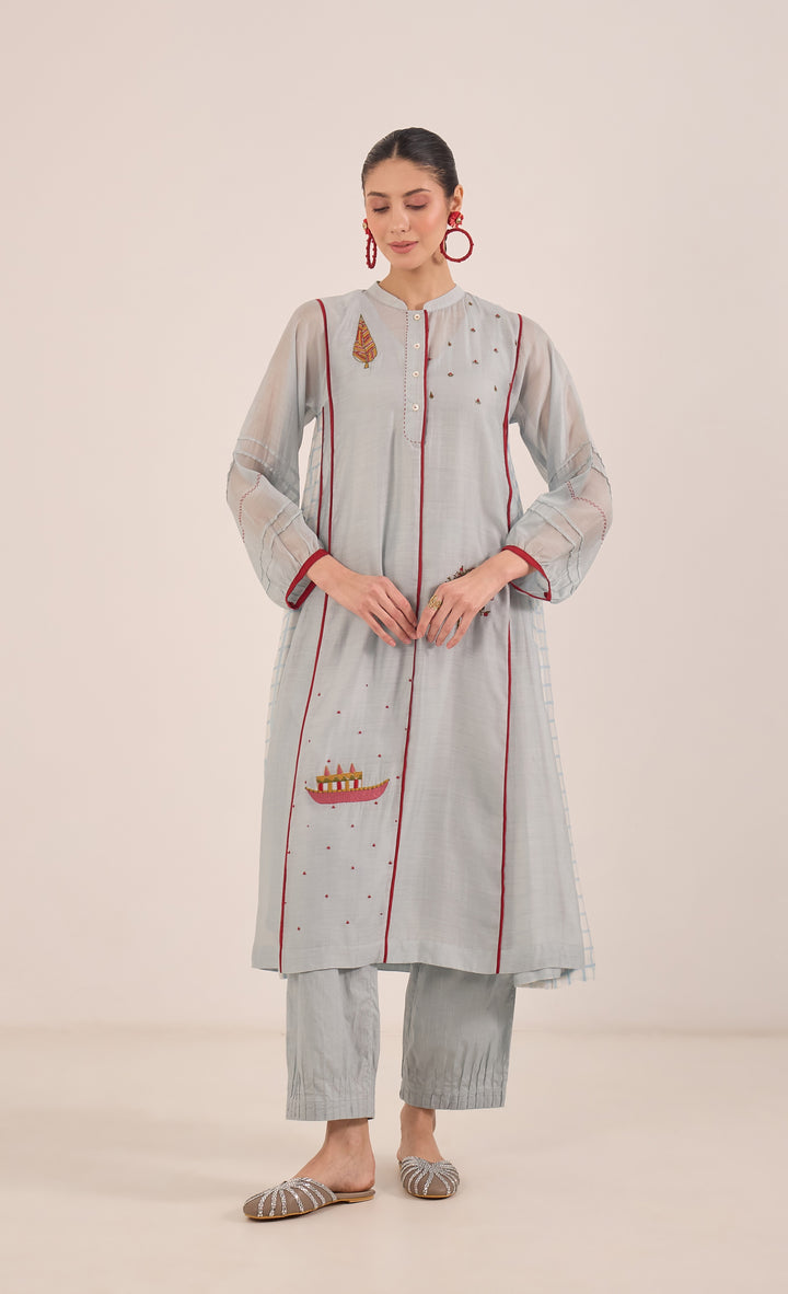 Firdaus: Chanderi Side Check Kali Embroidered Kurta Set Powder Blue And Red