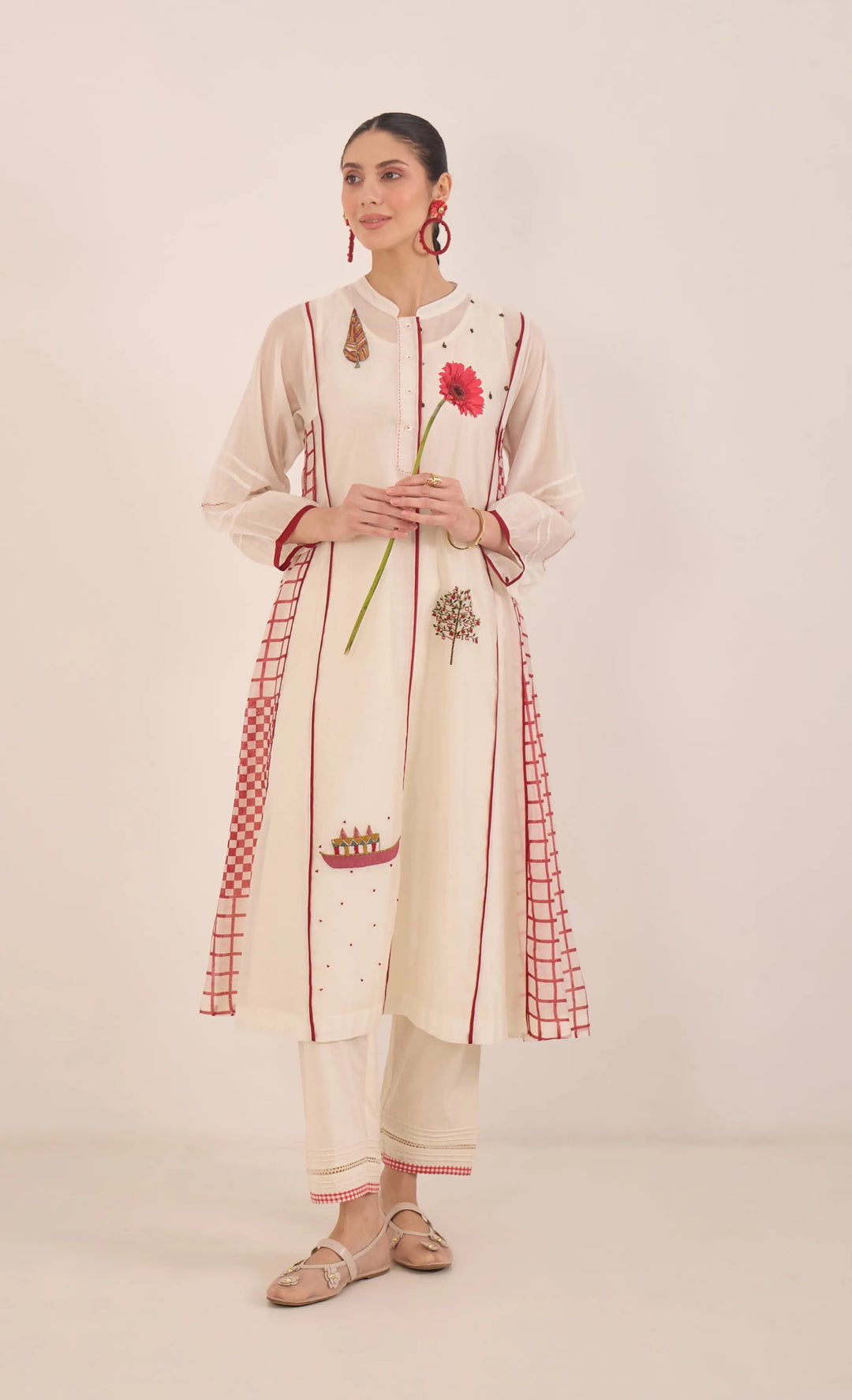 Firdaus: Chanderi Side Check Kali Embroidered Kurta Set Ivory And Red
