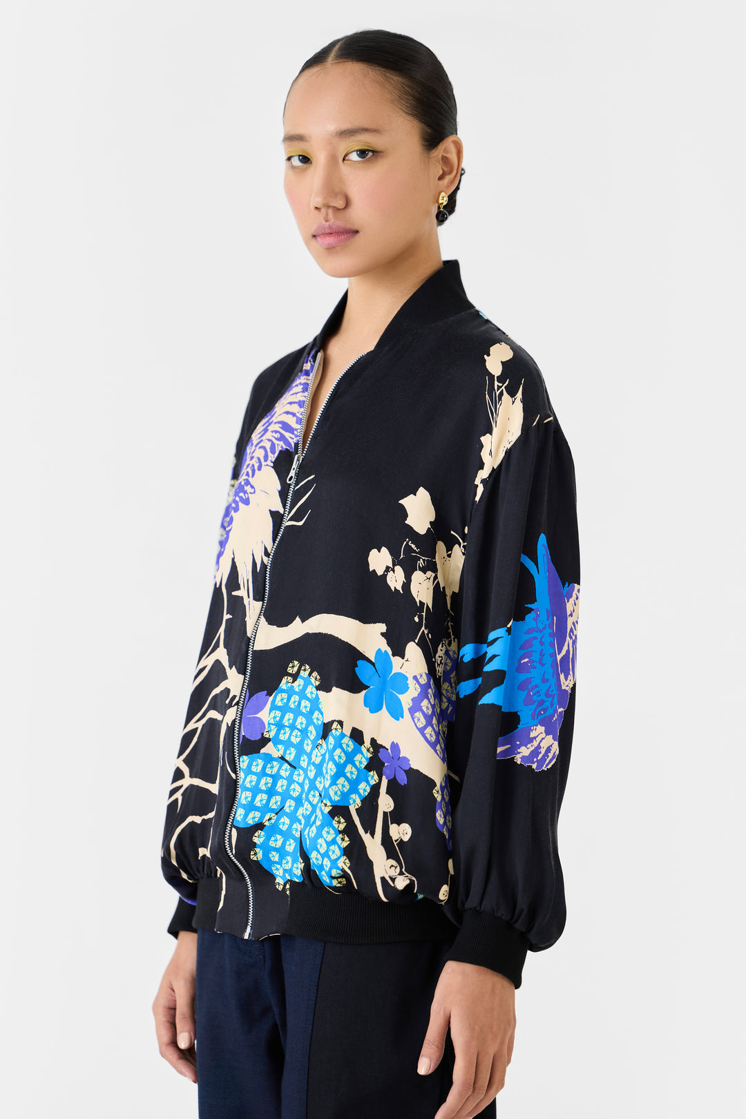 BLACK CRANE BOMBER