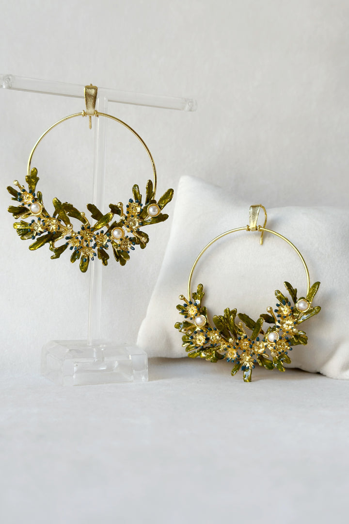 Figmenterie Blooming Crescent Chandbali