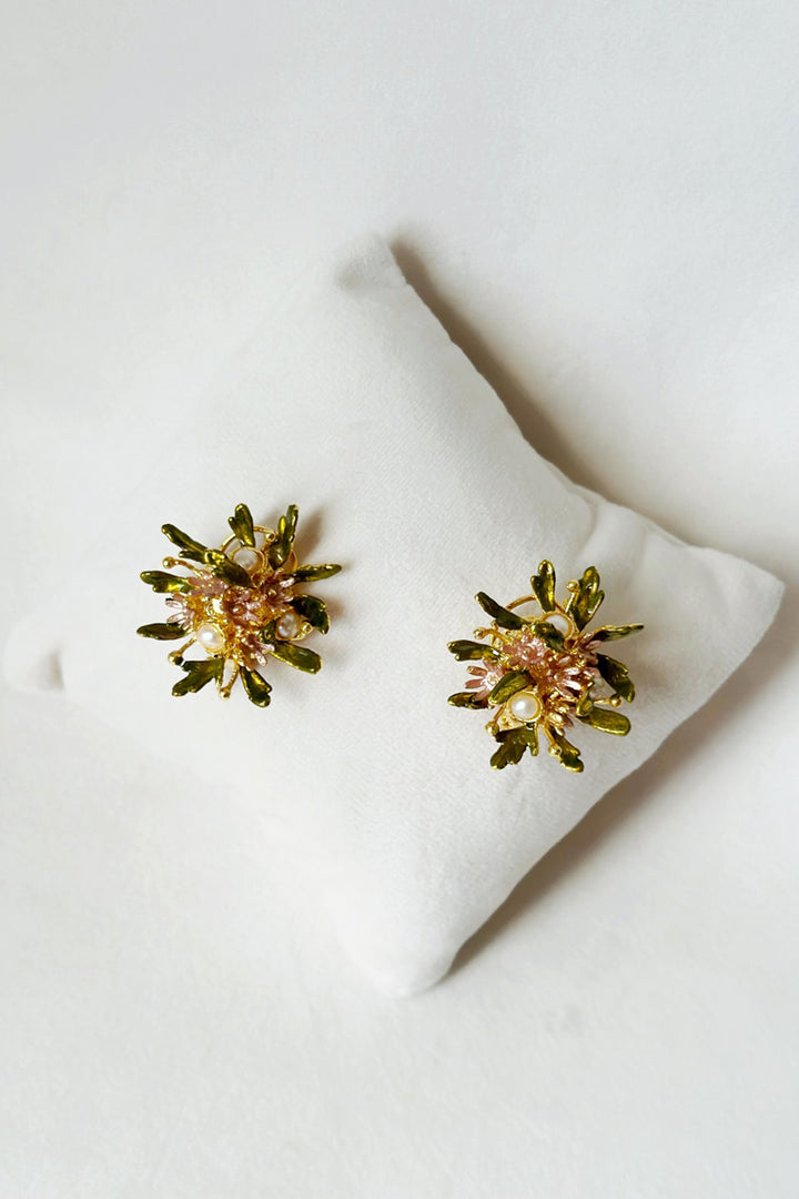 Figmenterie Wild Flower Bouquet Studs