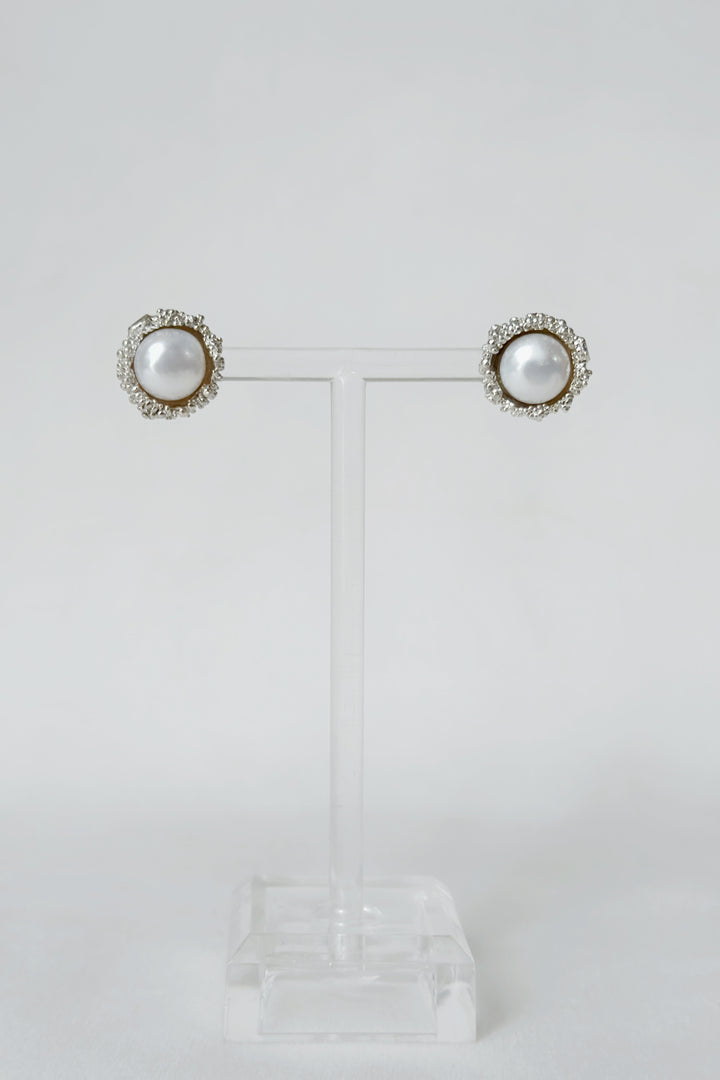 Figmenterie Pearl Cup Studs
