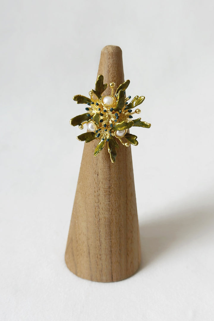 Figmenterie Flowerburst Ring