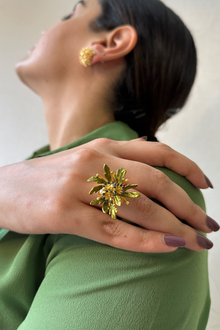 Figmenterie Flowerburst Ring