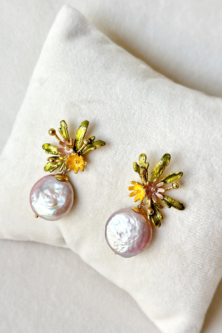 Figmenterie Flowerburst Pearl Drop Studs