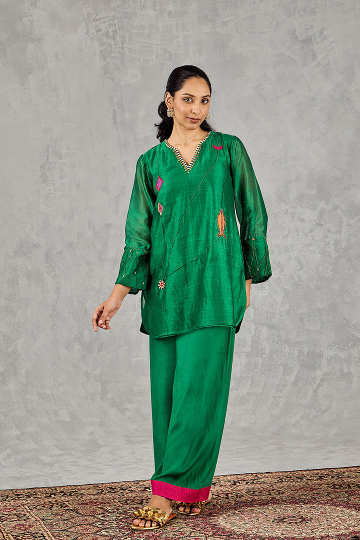 Green Fish Patch Embroidery Short Tunic Set