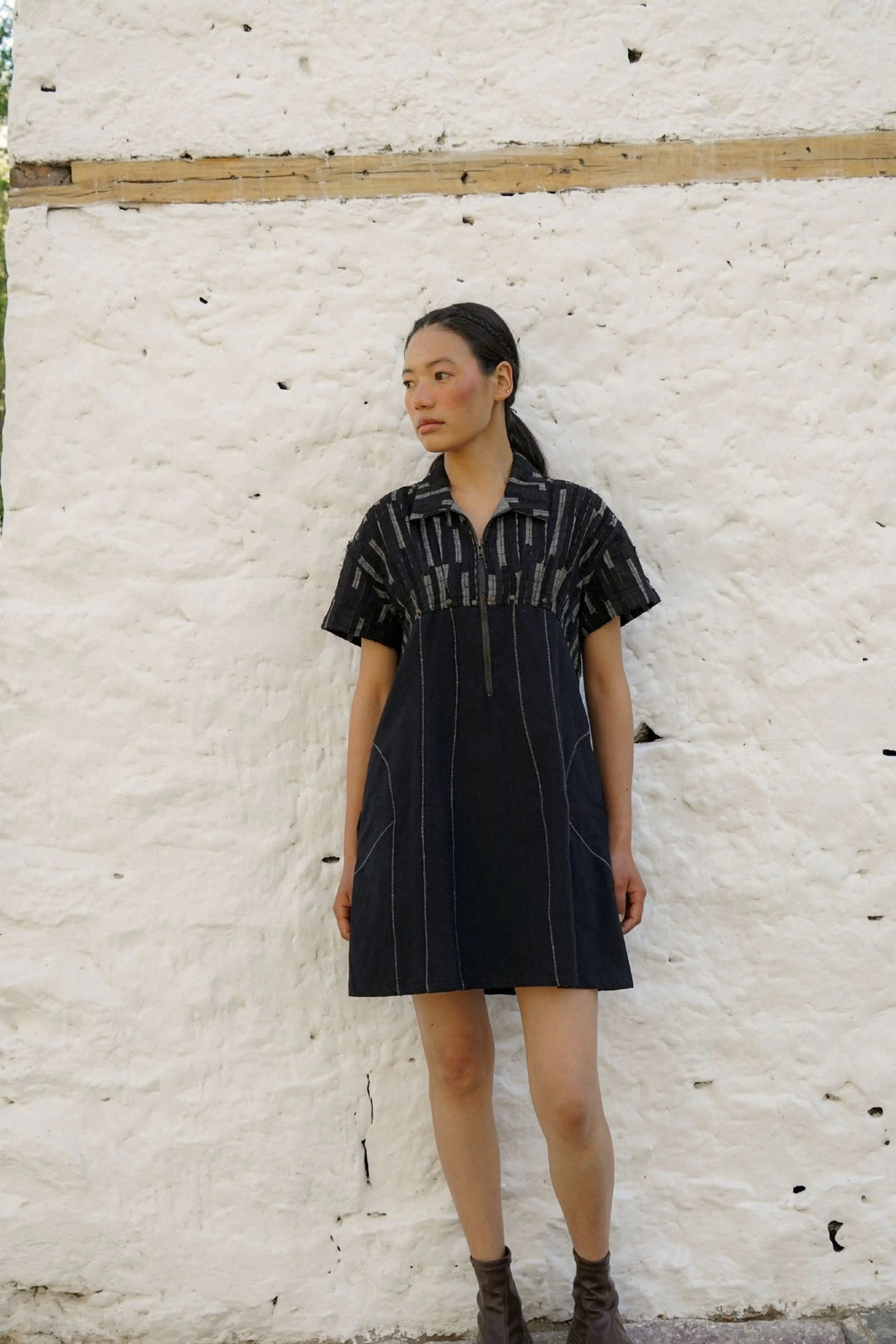 Hunder Textured Dress – Noir