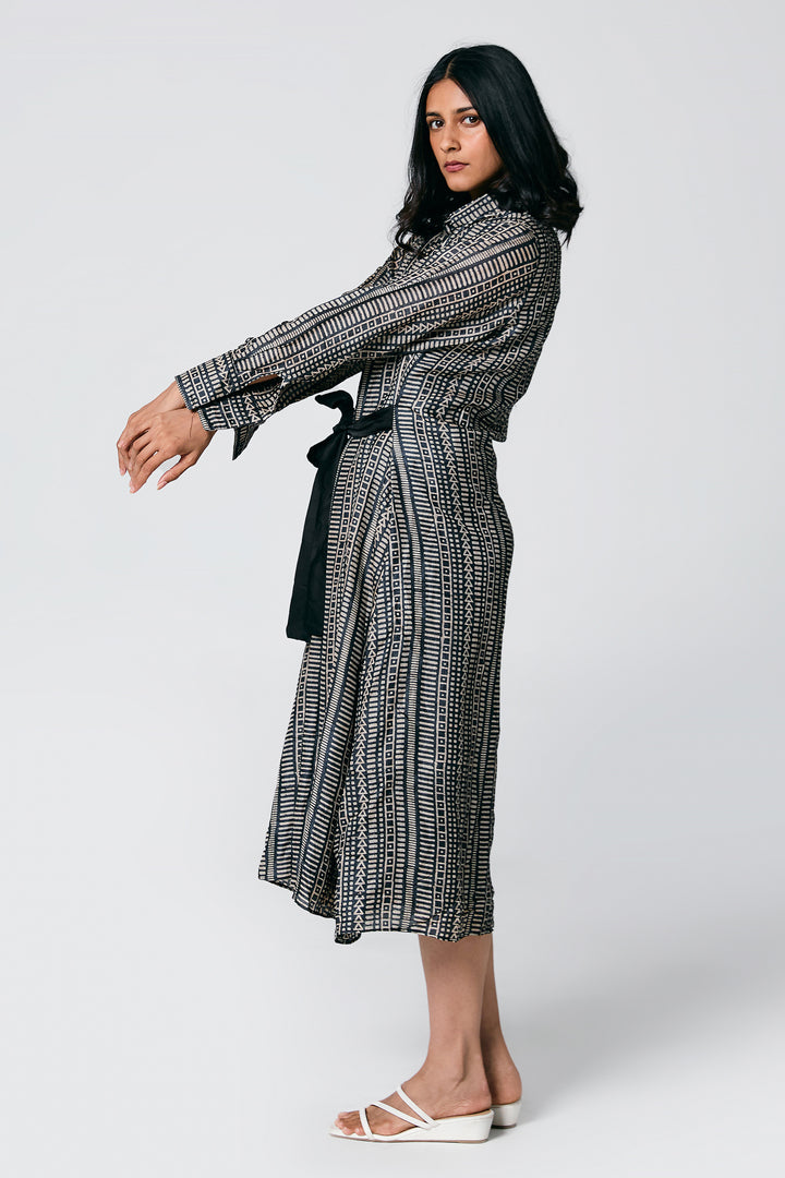 FRONT TIE DRESS