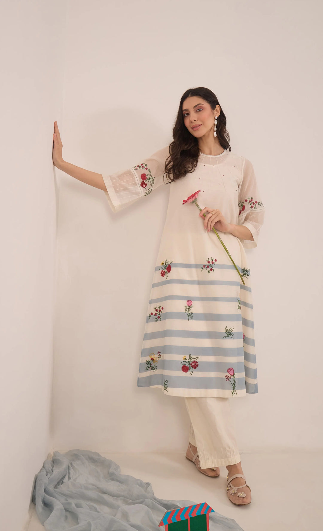 Chinar: Chanderi Floral Embroidered Stripe Kurta Set - Ivory