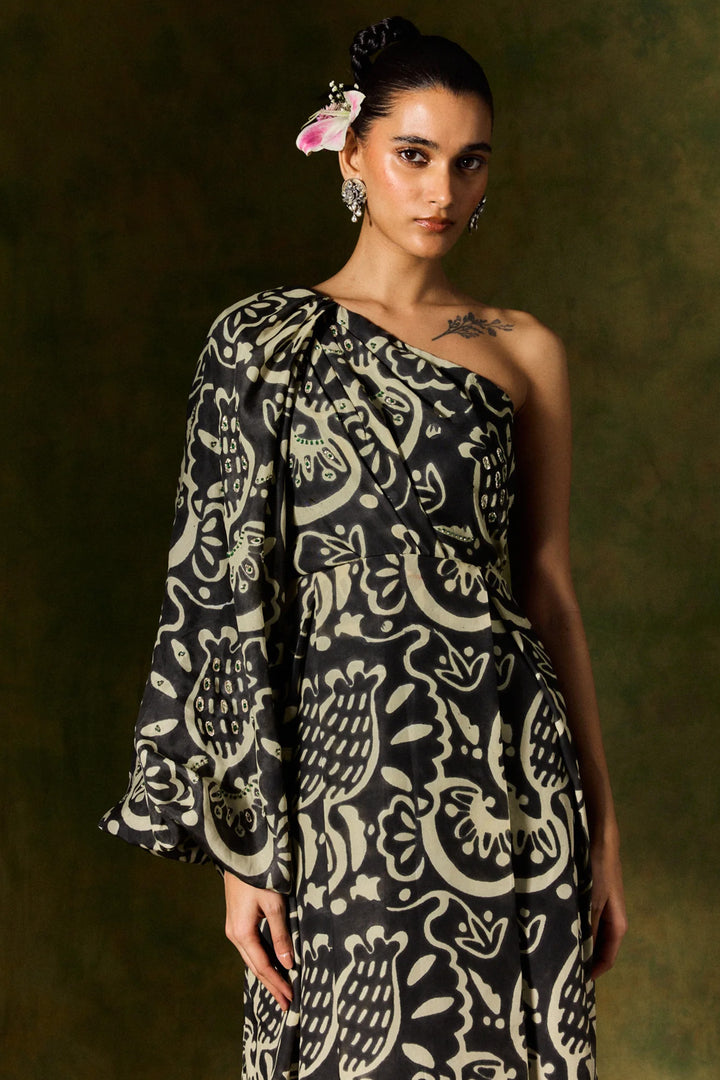 NIDA SILK ONE SHOULDER