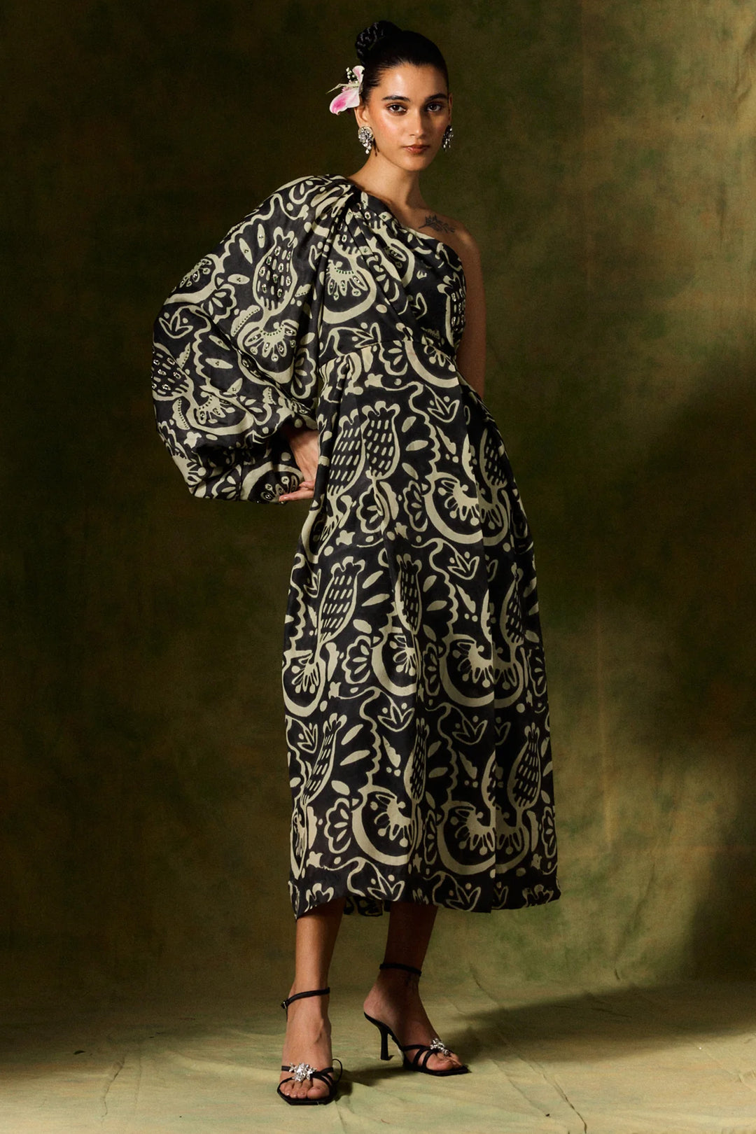 NIDA SILK ONE SHOULDER