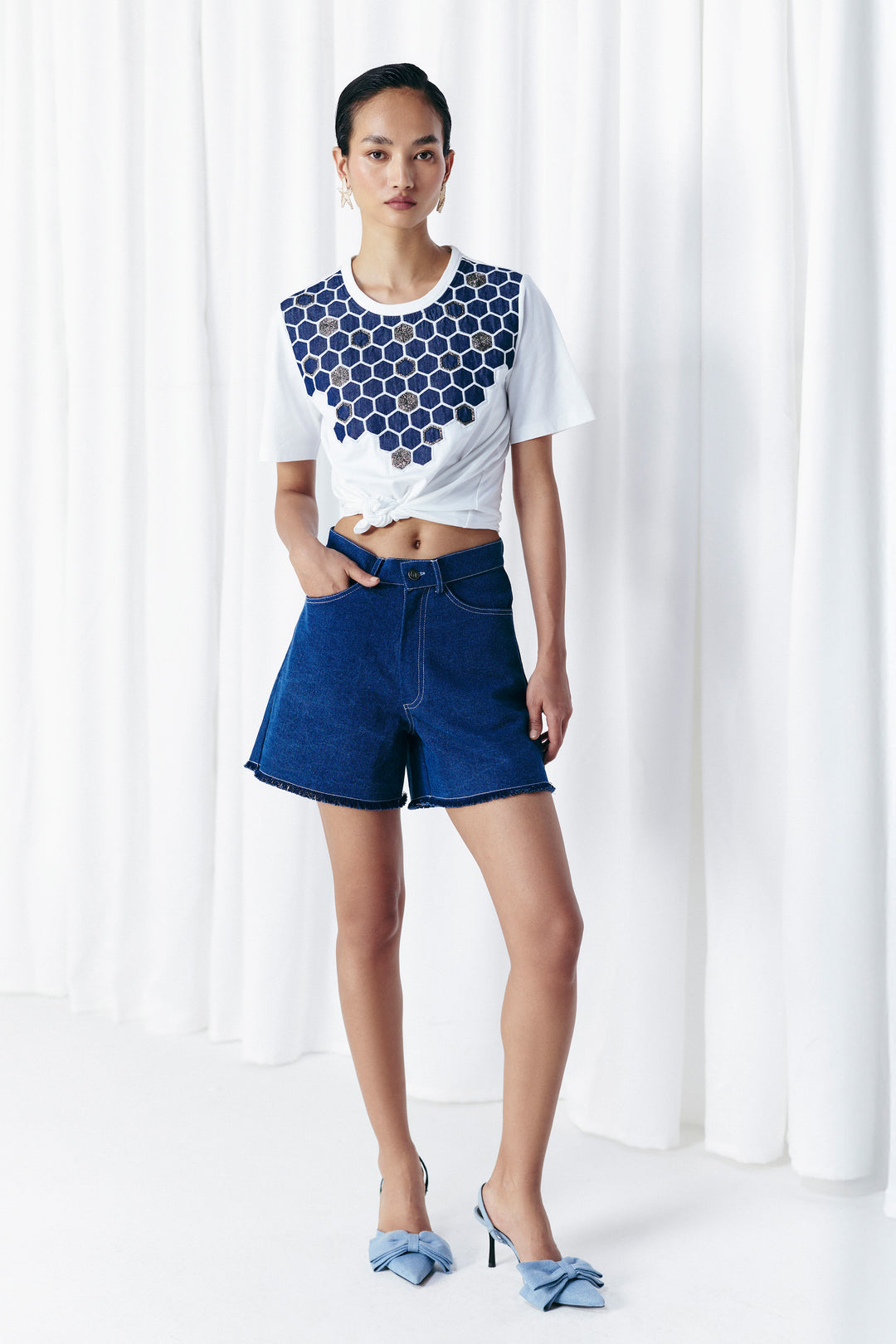 WHITE EMBELLISHED T-SHIRT