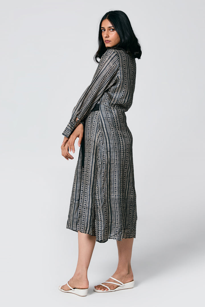 FRONT TIE DRESS