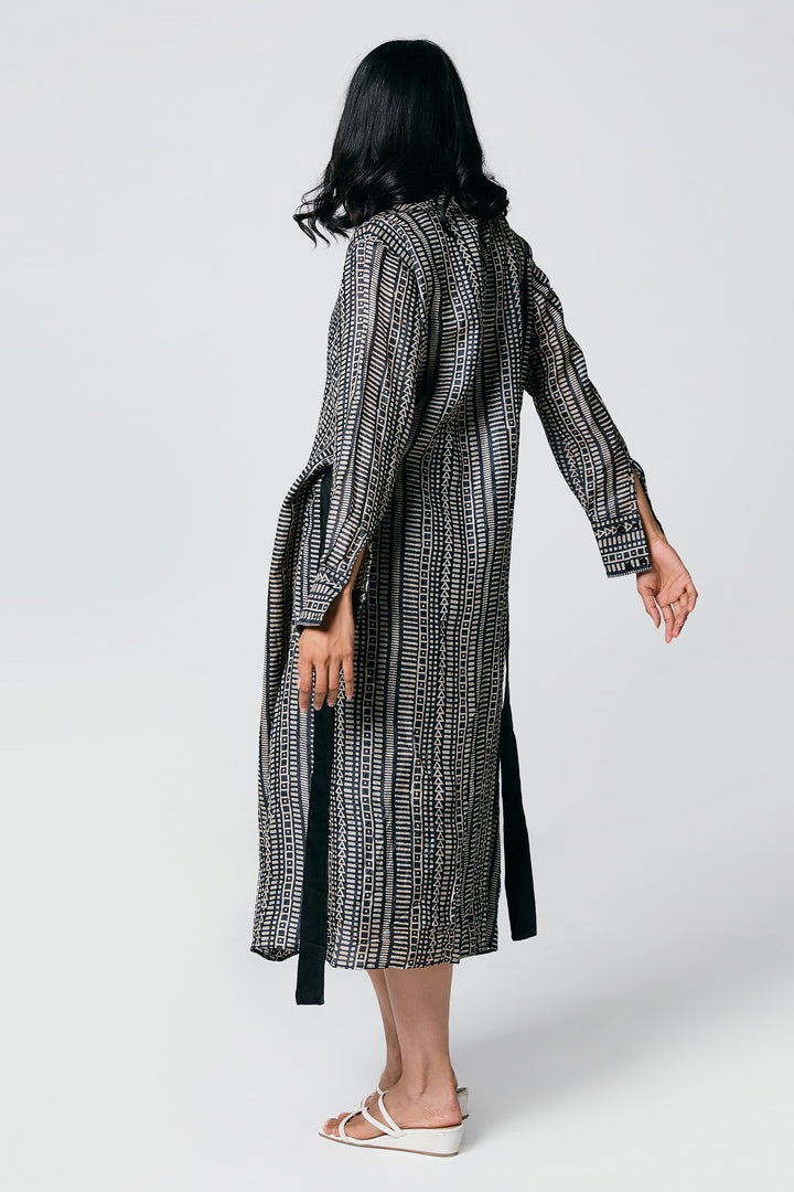 FRONT TIE DRESS