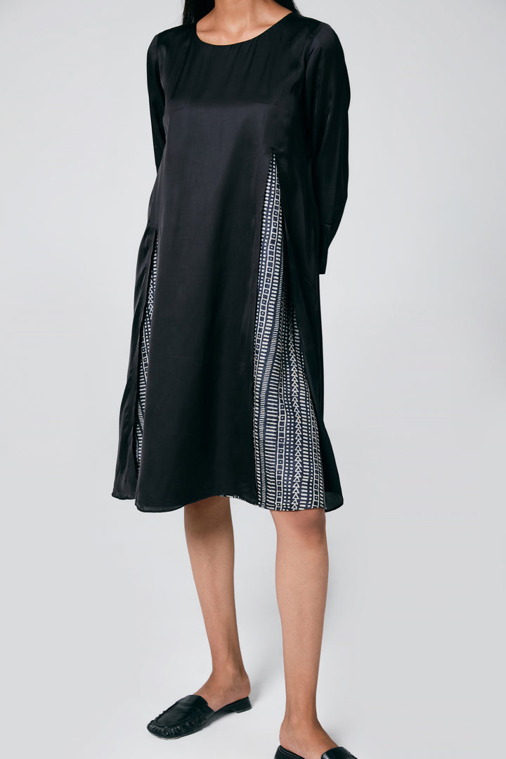 SLIT DRESS