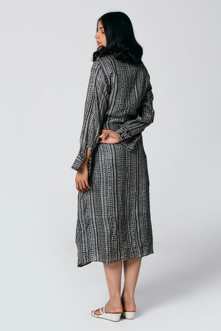 FRONT TIE DRESS