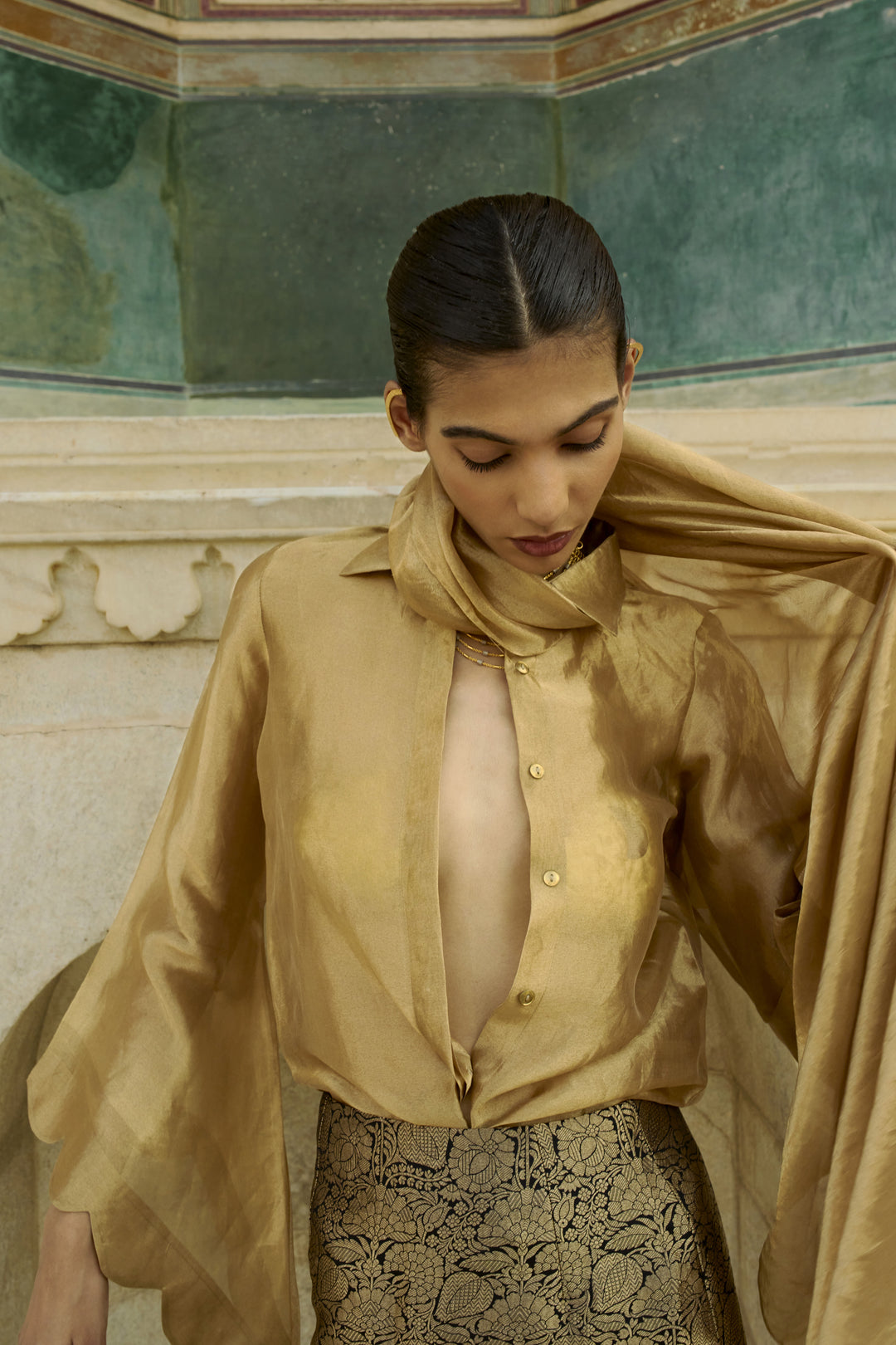 GOLDEN BLUR PAIRED WITH  BROCADE BULLET