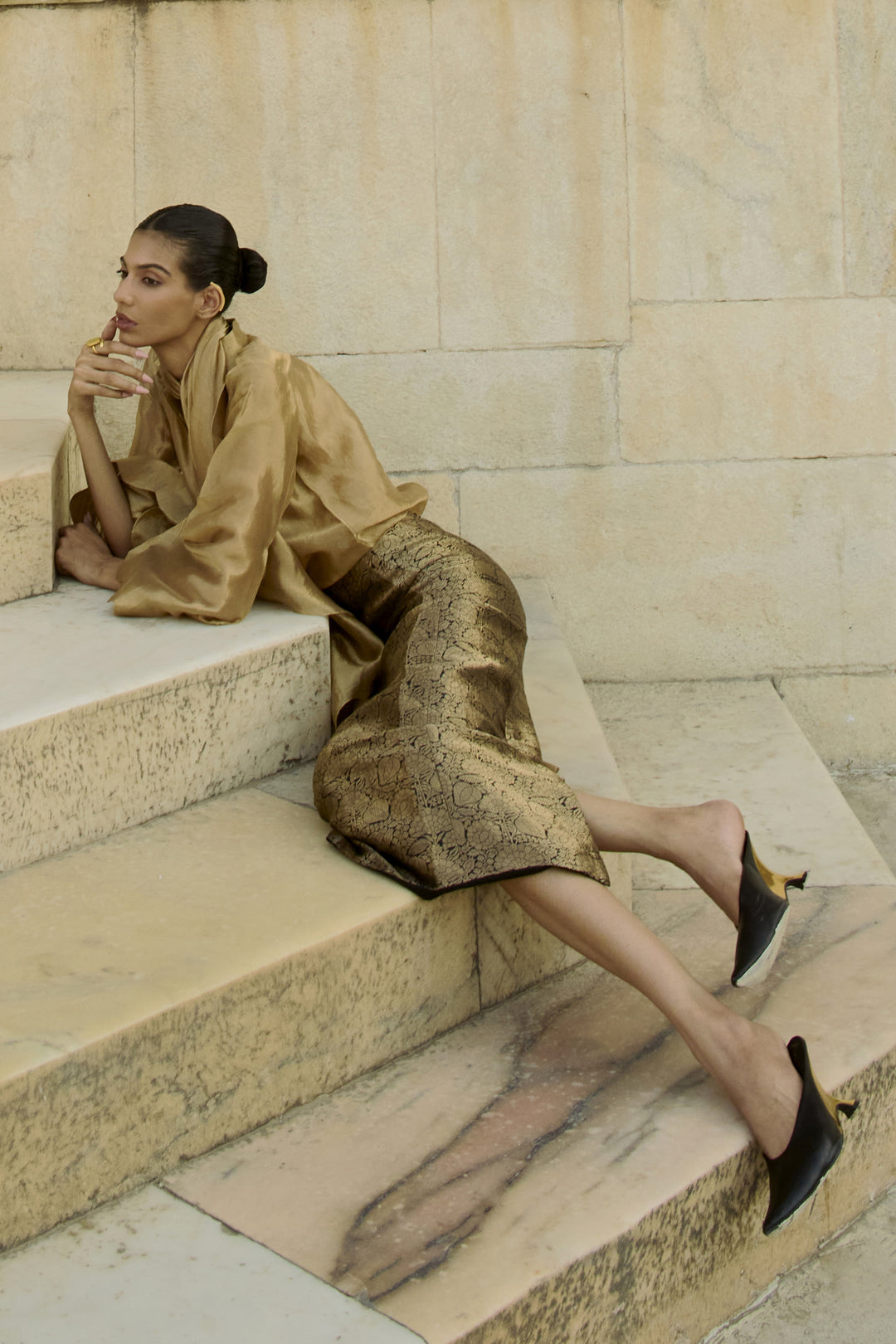 GOLDEN BLUR PAIRED WITH  BROCADE BULLET