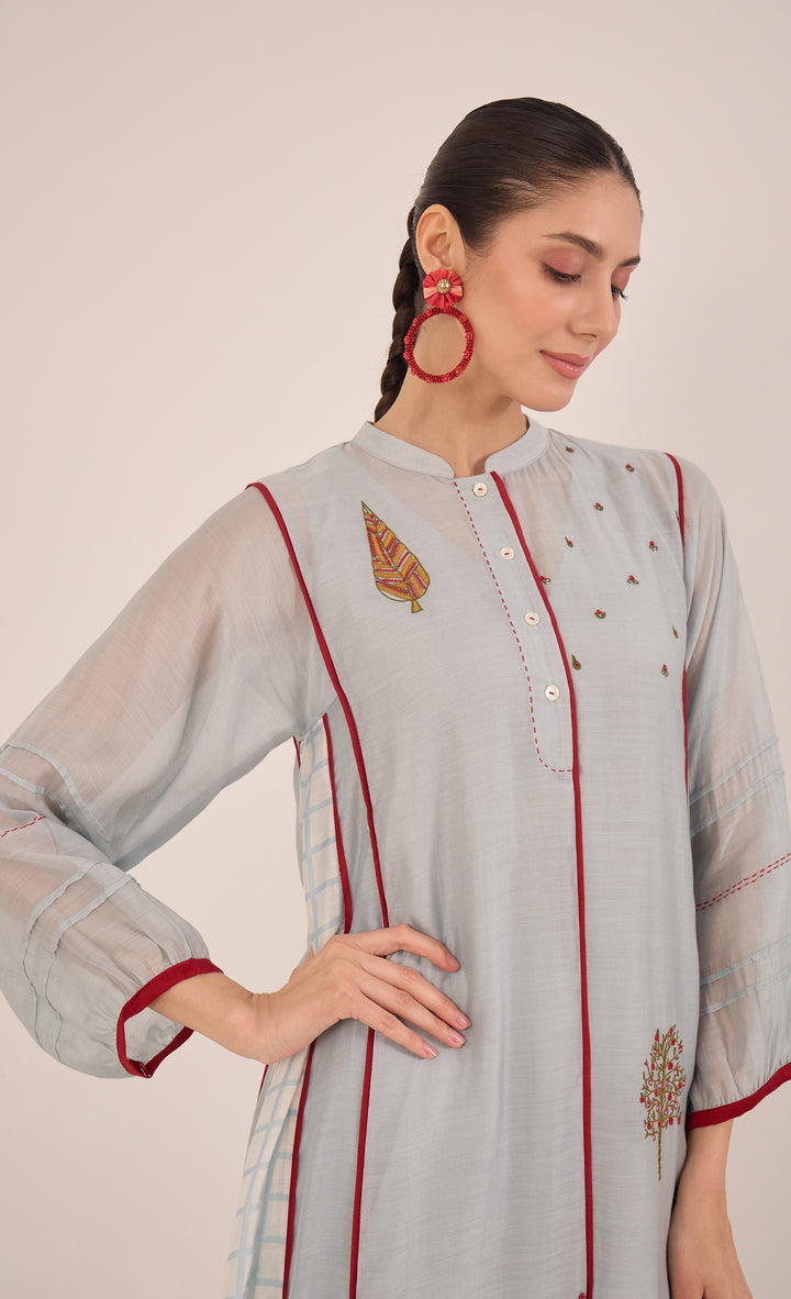 Firdaus: Chanderi Side Check Kali Embroidered Kurta Set Powder Blue And Red
