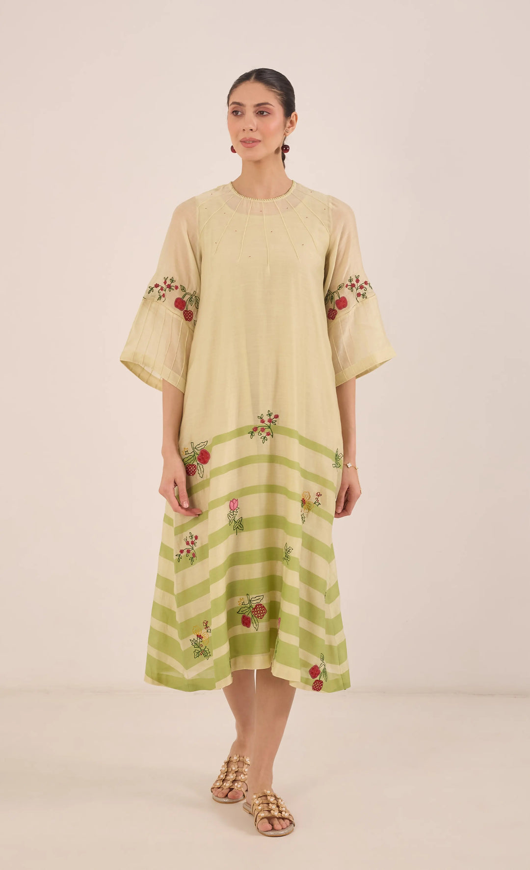 Chinar: Chanderi Floral Embroidery With Stripes Kurta Set - Green