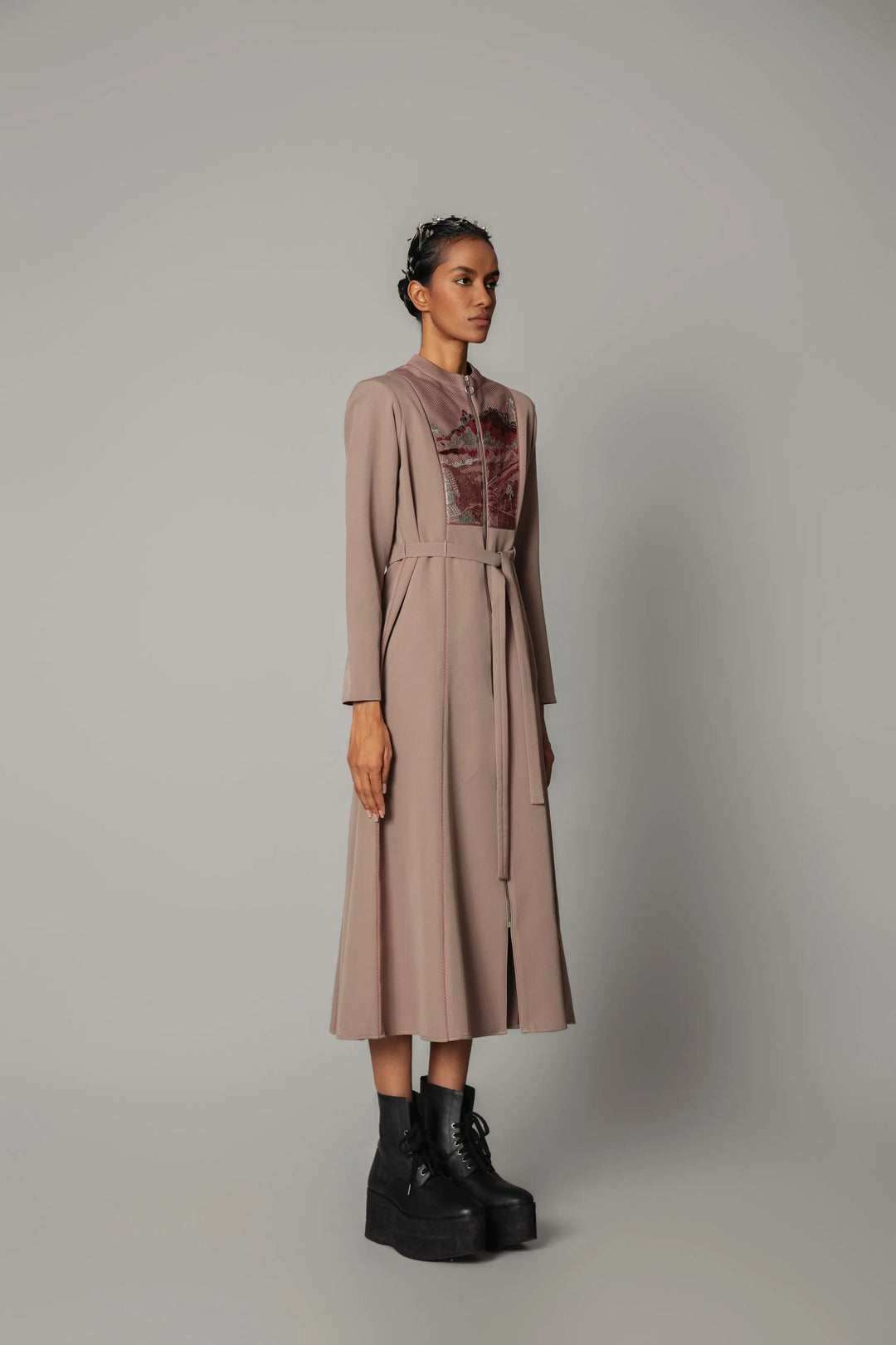 Brown hokusai embroidered 10-cut