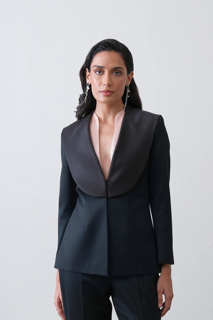 Black Tailored Satin Collar Blazer