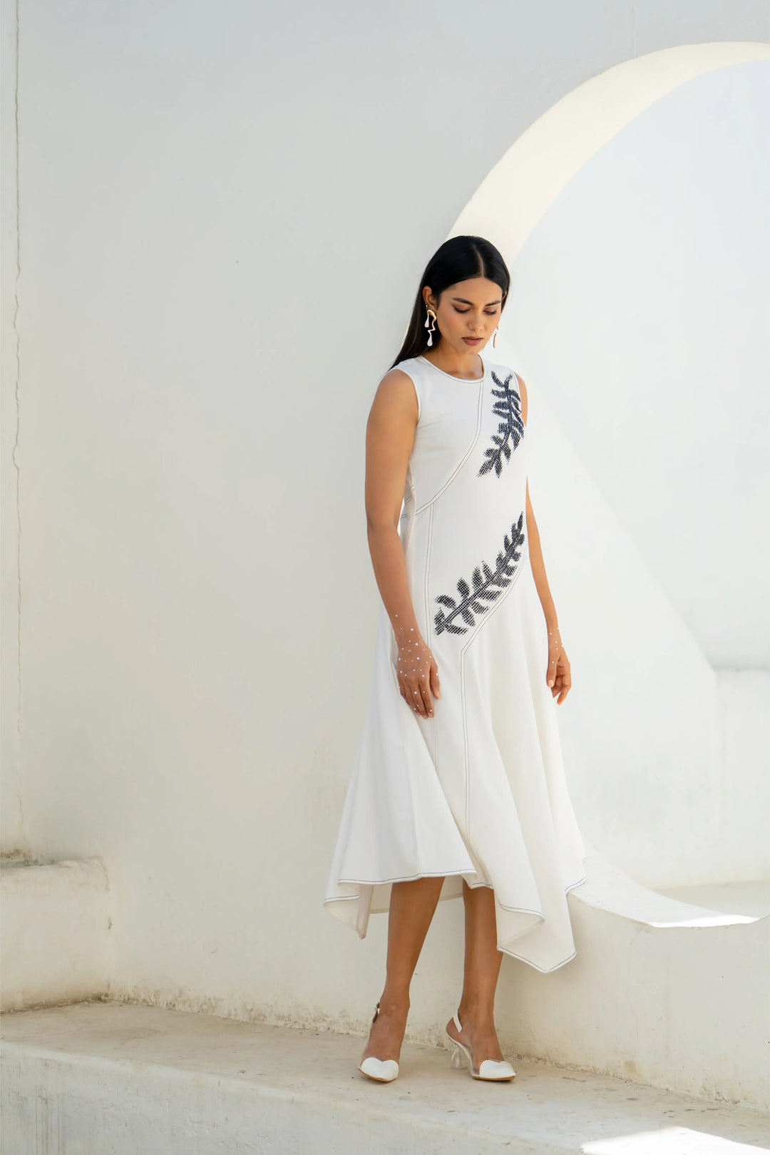 Pixelated leaf white flowy assymetrical dress