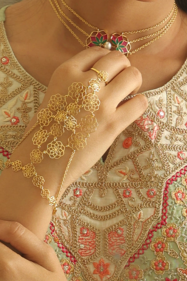 Gul Golden Haathphool