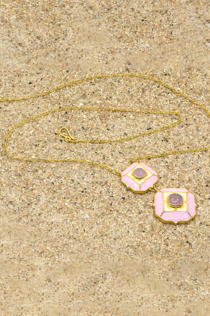 Deep dive necklace
