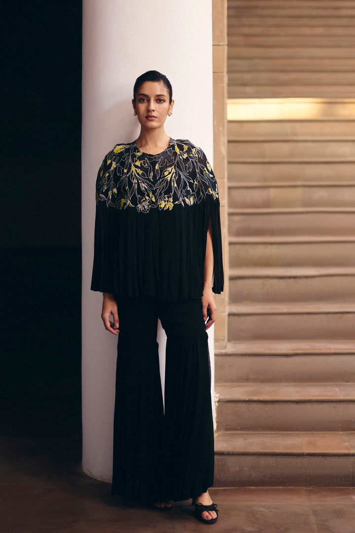 Black Foliage Pleated Cape Set