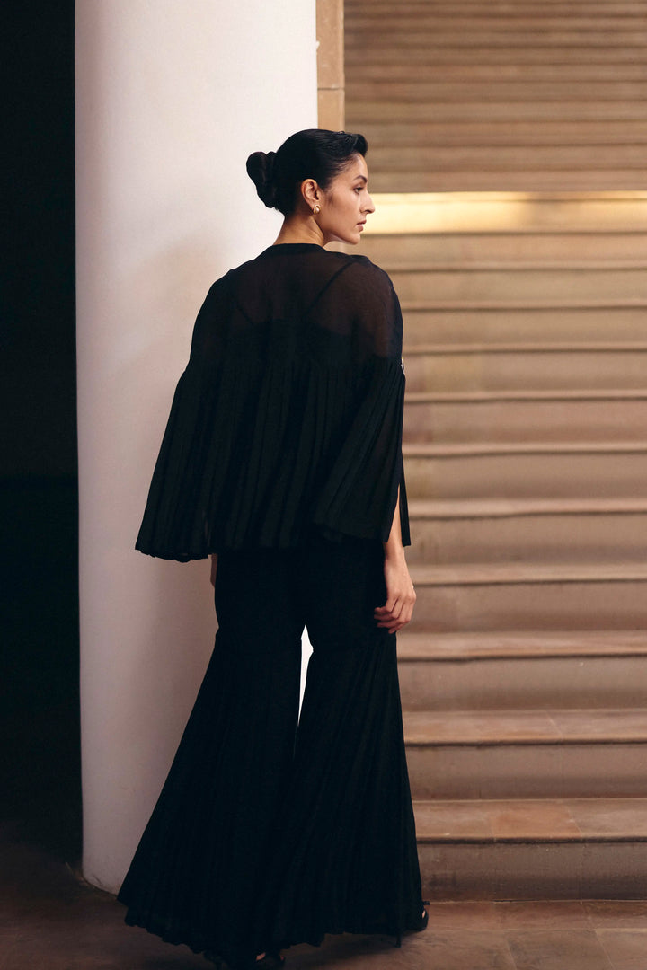Black Foliage Pleated Cape Set