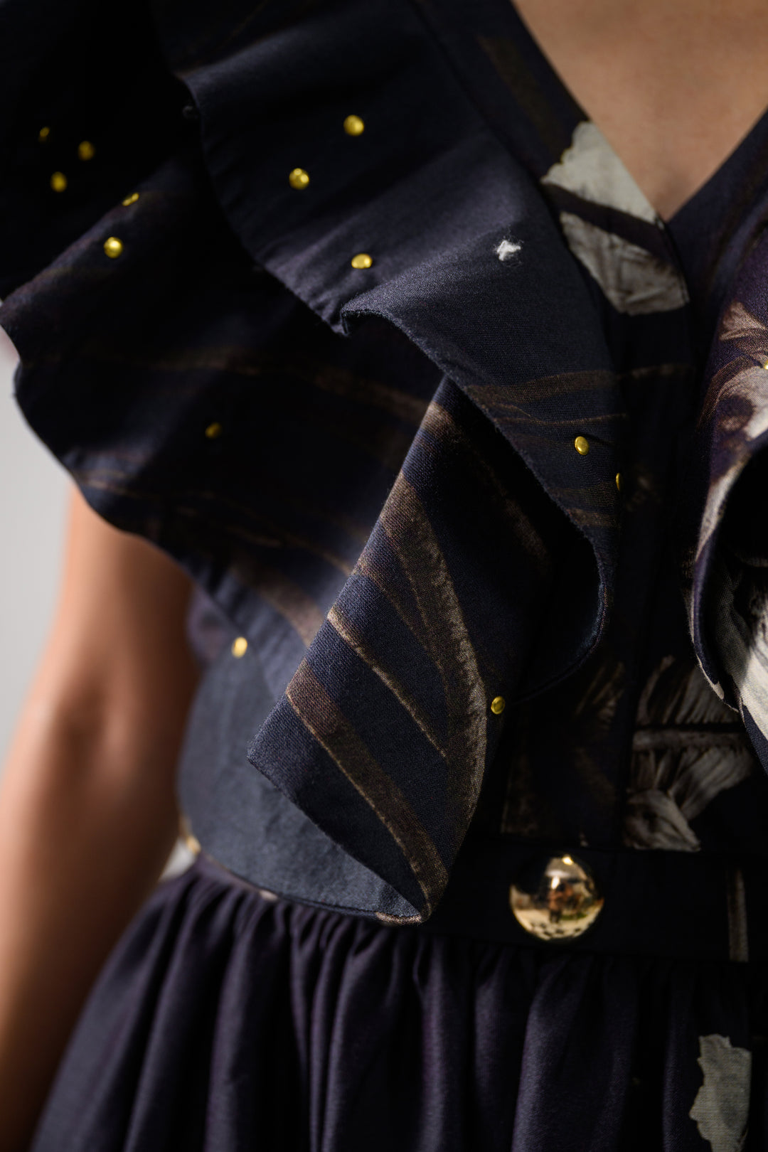 VICTORIAN PETALS RUFFLE DRESS