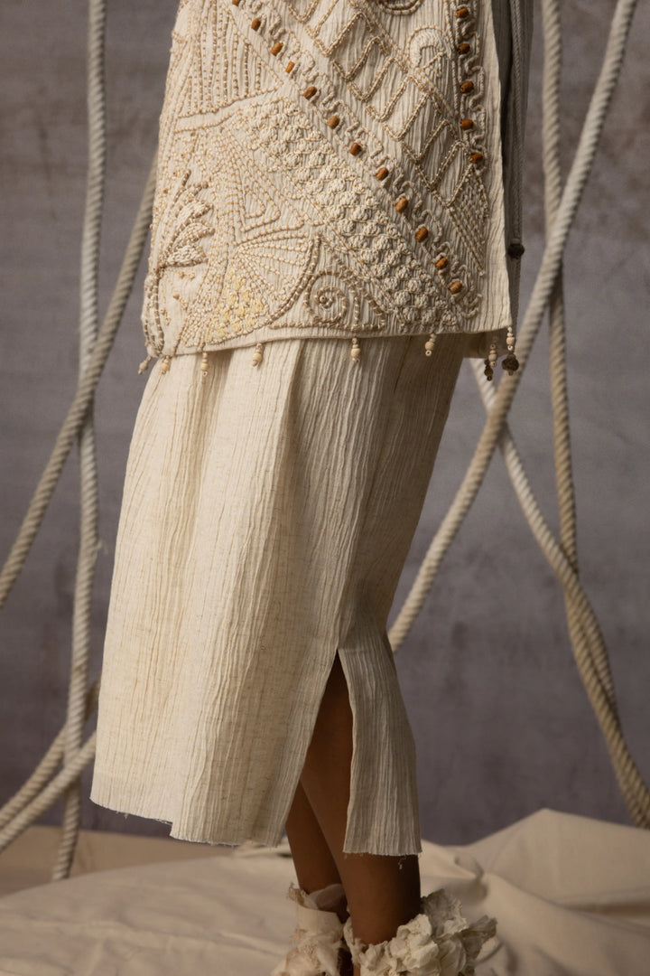 Ivory cord Embroidered Side-Tie Bib
